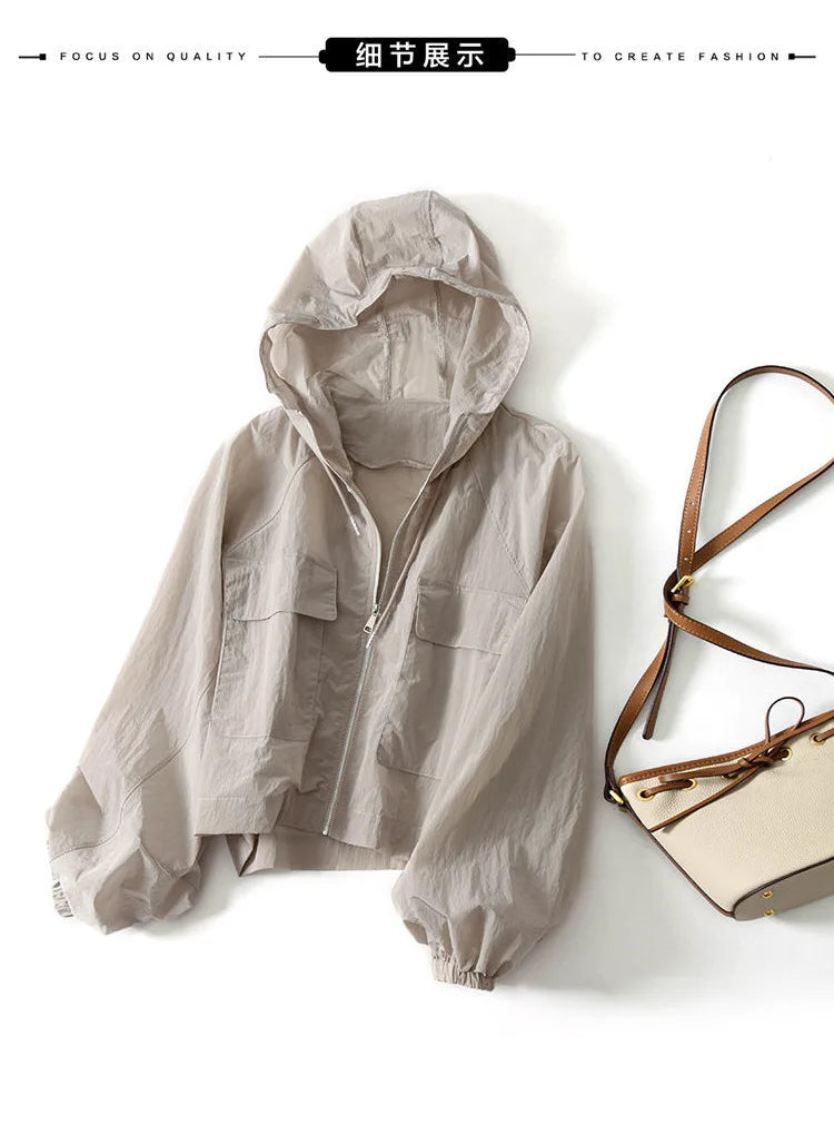 Lightweight Hooded Windbreaker